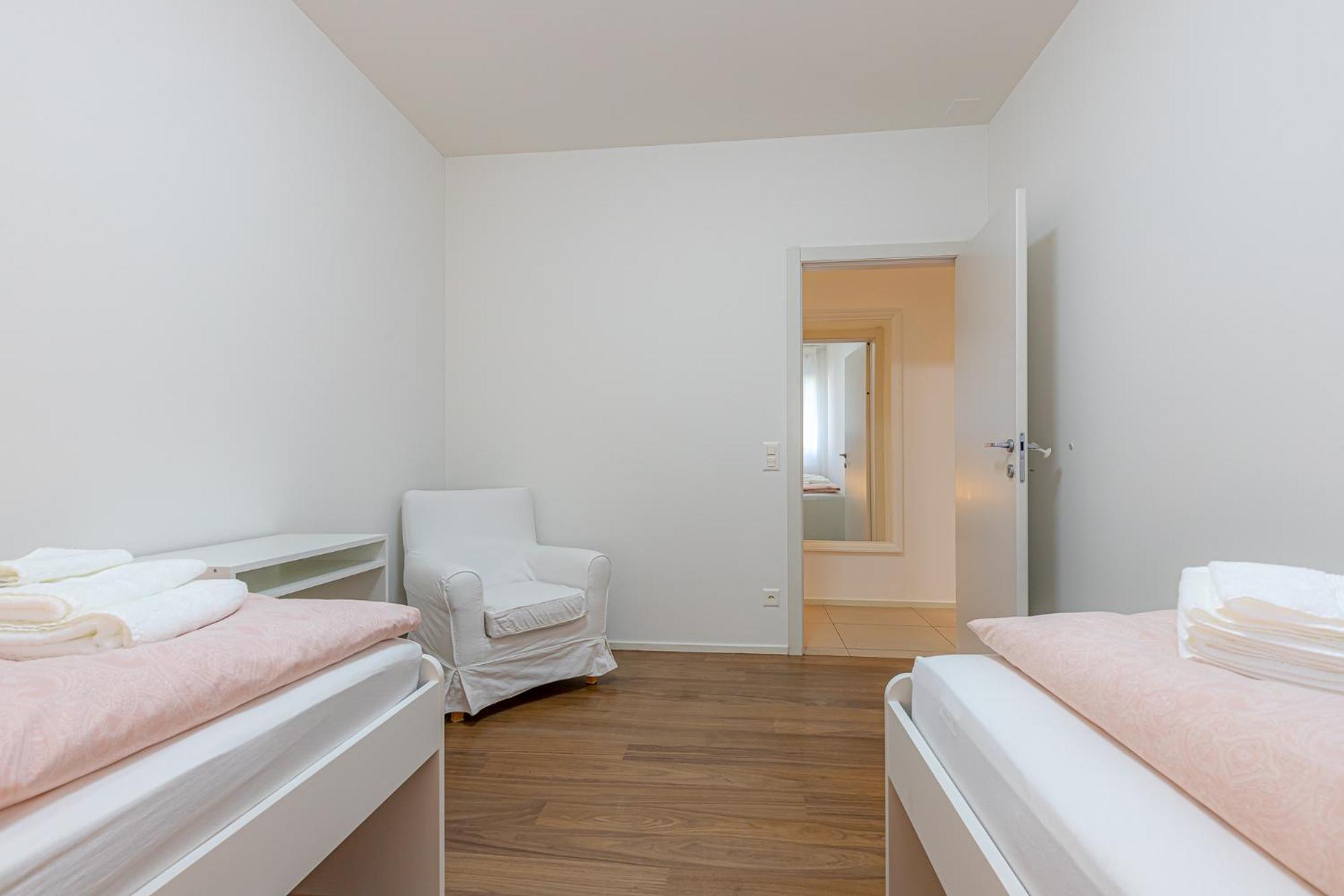 Imperial Of Lugano 3 With A Lake View Behind The Station And 10 Min From The Lake Of Lugano Exterior foto